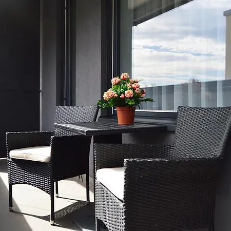 Apartment With Free Parking In Prague