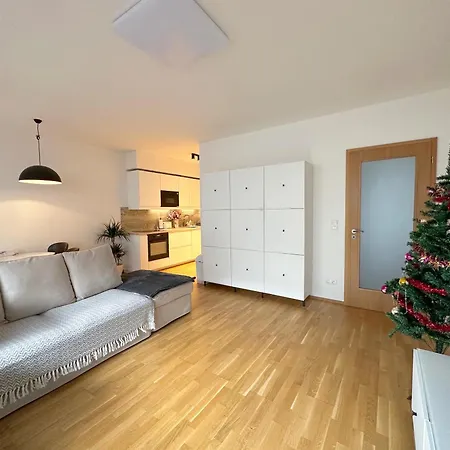 With Free Parking In Apartment Prague